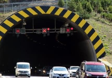 Bayramda Bolu Dağı Tüneli'nden 620 bin araç geçti
