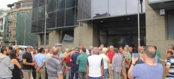 Borsa önünde fındık fiyatı protestosu