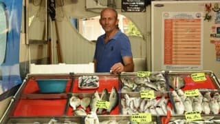 Çanakkale'de Balıkçılar ve Vatandaşlar Av Yasağının Bitmesini Bekliyor