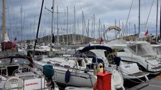 Çeşme'de 790 Teknenin 609'u Artık Türk Bayraklı