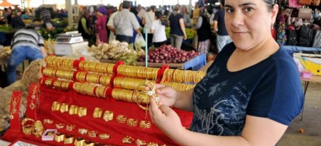 Düğünlerde 'çakma altın' dönemi