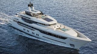 Güneş Enerjili Üç Süper Lüks Yat Denize İniyor