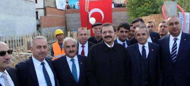 Hisarcıklıoğlu: Bir ve beraber olunca Allah bereketi de veriyor