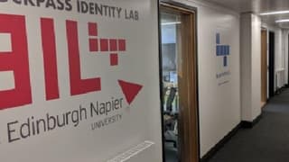 İskoçya’da Dünyanın İlk Blockchain Kimlik Merkezi Açıldı