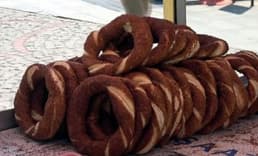 İzmit'te Simit Tezgahları 1 Milyon 147 Bin Liraya Kiralandı