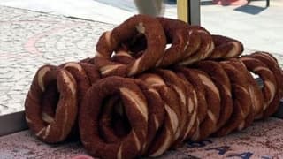 İzmit'te Simit Tezgahları 1 Milyon 147 Bin Liraya Kiralandı