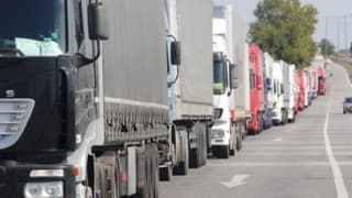 Kapıkule'de 18 kilometre TIR kuyruğu