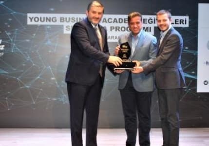 MÜSİAD’dan Ortadoğu Grup’a Destek Ödülü Verildi