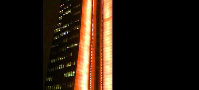 Sabancı Center, kadına şiddete karşı bu yıl da turuncuya boyanıyor