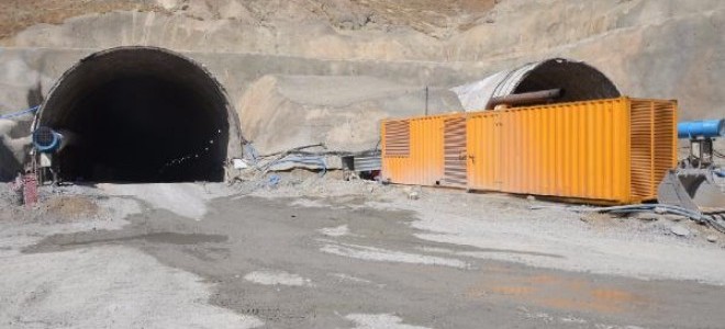 Van-Hakkari yolunda 32 viraj tarih oluyor