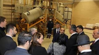 Venezuela Devlet Başkanı Maduro'nun yardımcısı, altın rafinerisine hayran kaldı