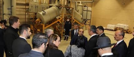 Venezuela Devlet Başkanı Maduro'nun yardımcısı, altın rafinerisine hayran kaldı