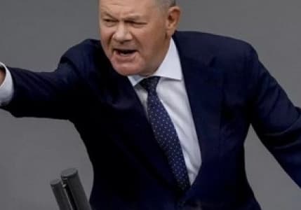 Scholz, Almanya’daki sığınma hakkı tartışmasında değişiklik çağrılarını reddetti