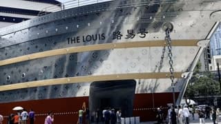 Shanghai’da açılan gemi, batışın sembolü mü?