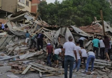 Türkiye yine deprem gerçeğiyle sarsıldı!