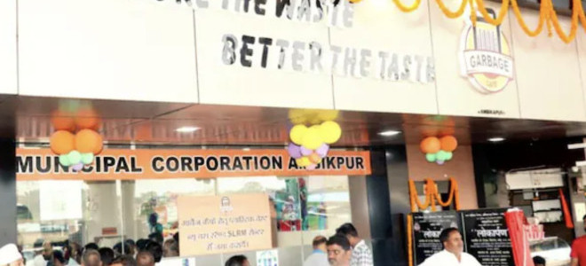 Ambikapur’un şaşırtan modeli büyüyor: Plastik atık getir, yemeğini al!