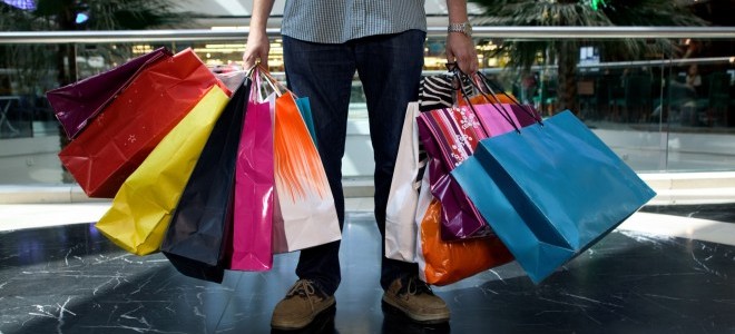 2017'de Erkekler Alışverişte Kadınları Solladı