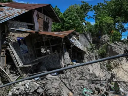 7,8'lik depremde can kayıpları artıyor