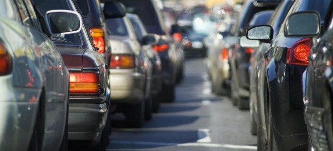 AB, benzinli ve dizel otomobil satışını yasaklayacak düzenlemeyi oylamayı erteledi