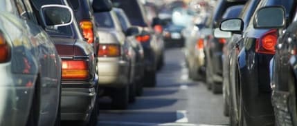 AB, benzinli ve dizel otomobil satışını yasaklayacak düzenlemeyi oylamayı erteledi