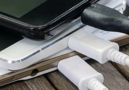 AB, elektronik cihazlarda ortak şarj kullanılacağını duyurdu