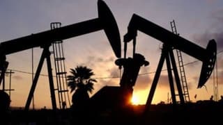 ABD bu yıl ve gelecek yıla ilişkin petrol fiyat tahminini düşürdü