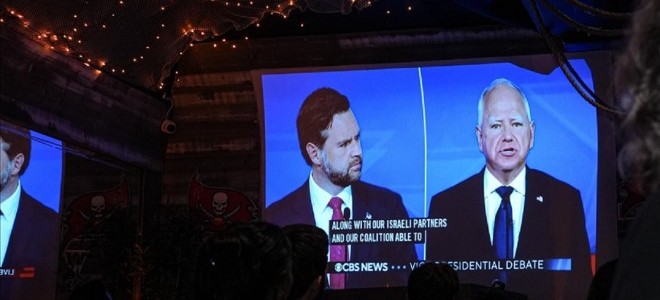 ABD'de başkan yardımcısı adayları kozlarını paylaştı