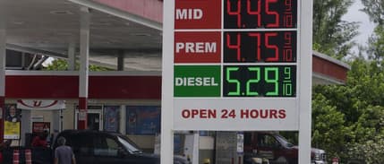 ABD'de benzin fiyatları 4 dolar eşiğini aştı