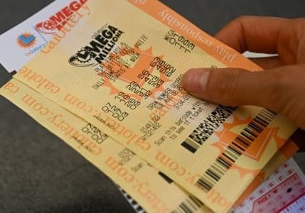 ABD'de “Mega Millions” çılgınlığı: İkramiye 1,5 milyar doları aştı