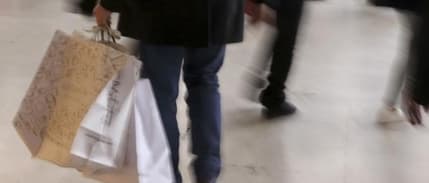 ABD'de tüketici güveni nisanda beklentilerin aksine toparlanma gösterdi 