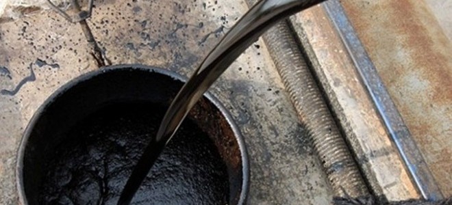 ABD'nin İran Anlaşmasından Çekilmesiyle Petrol 77 Doları Aştı