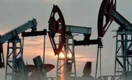 ABD'nin ticari petrol stokları azaldı: WTI, brent fiyatını aştı