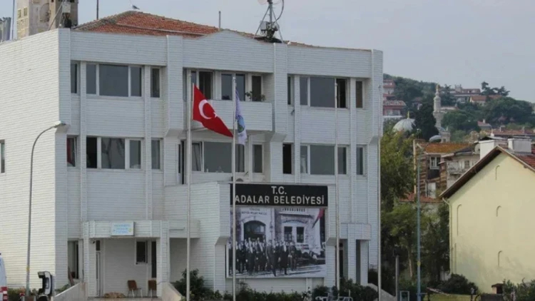 Adalar Belediyesi AK Parti'ye geçti
