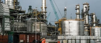 Afrika'nın en büyük rafinerisi petrol ürünleri tedarikine başladı