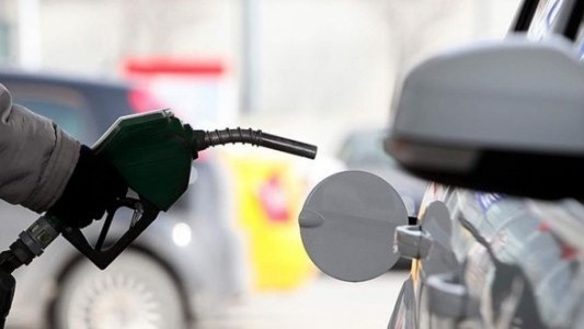 Akaryakıt fiyatları değişiyor: Motorine yeni zam geliyor