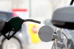Akaryakıt fiyatları değişiyor: Motorine yeni zam geliyor