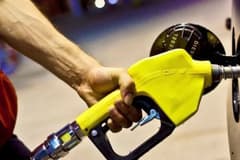 Akaryakıt fiyatlarına çifte indirim geliyor