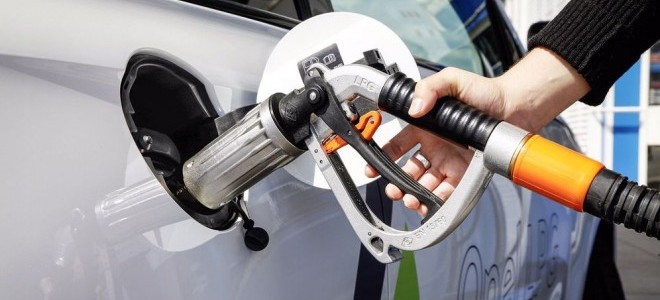 Akaryakıt fiyatlarında yeni zam 