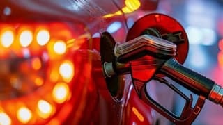 Akaryakıtta çifte indirim: Hem benzin hem motorin fiyatları gerileyecek