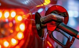 Akaryakıtta tabela değişti: Benzine zam geldi