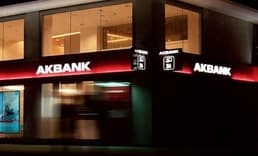 Akbank takipteki alacaklarını 3 firmaya sattı
