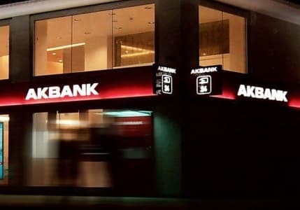 Akbank takipteki alacaklarını 4 firmaya sattı
