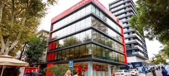 Akbank üçüncü çeyrekte beklentilerin üzerinde kar açıkladı