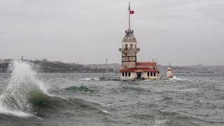 AKOM'dan İstanbul için fırtına, sağanak ve kar uyarısı