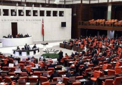 AKP'nin teklifi kabul edildi: Meclis temmuzda tatile girmeyecek