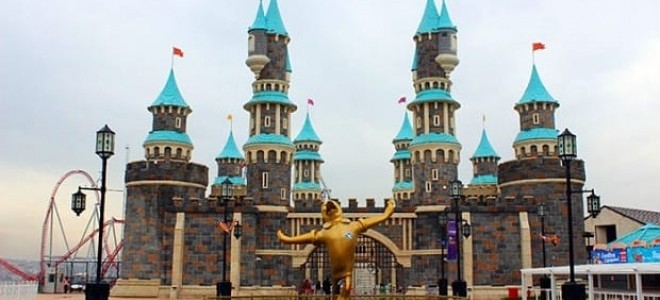 Alışveriş Ve Eğlence Kompleksi Vialand Atrax Fuarı'nda