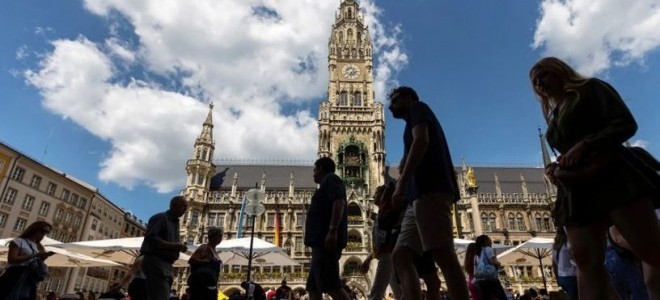 Alman ekonomisine ilişkin 2025 büyüme tahmini düşürüldü