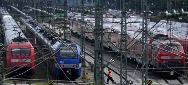 Alman makinistlerden 3 ay içinde üçüncü grev