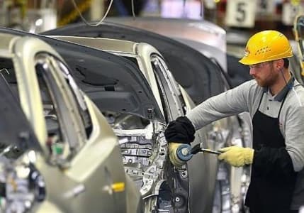 Alman otomotiv sektörü 2024'e temkinli yaklaşıyor