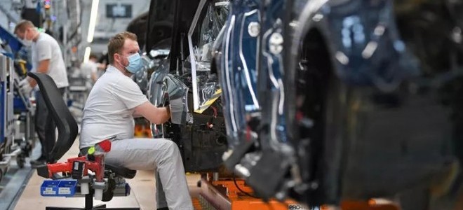 Almanya'da fabrika siparişleri 2,5 yılın en düşük seviyesine indi